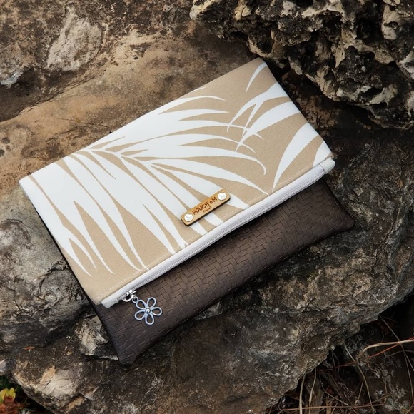 SOLD!!! Made in Hawaii Fold-Over Clutch - Picture 4 of 4